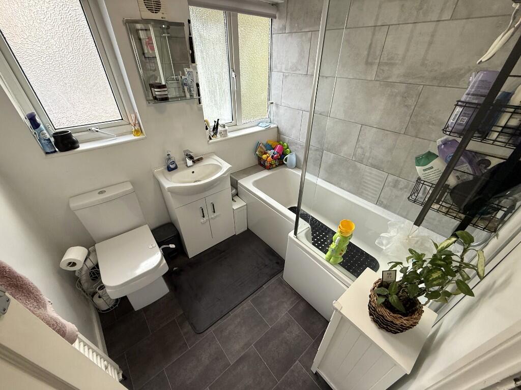 FITTED BATHROOM