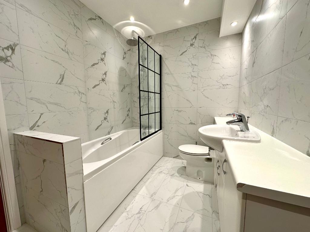 Jack &amp; Jill bathroom