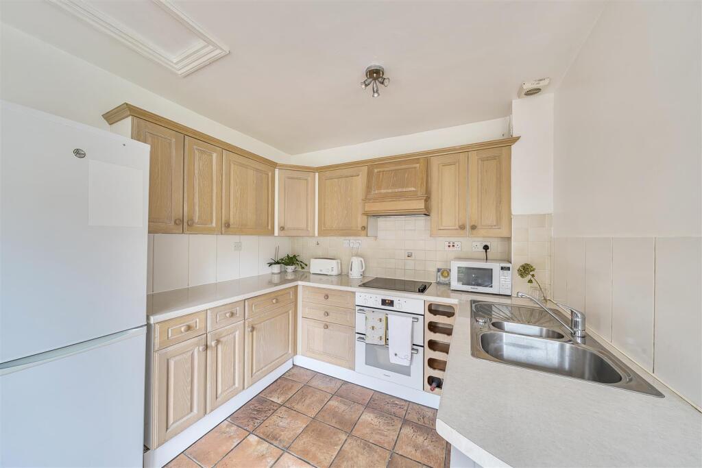 kitchen2.jpg