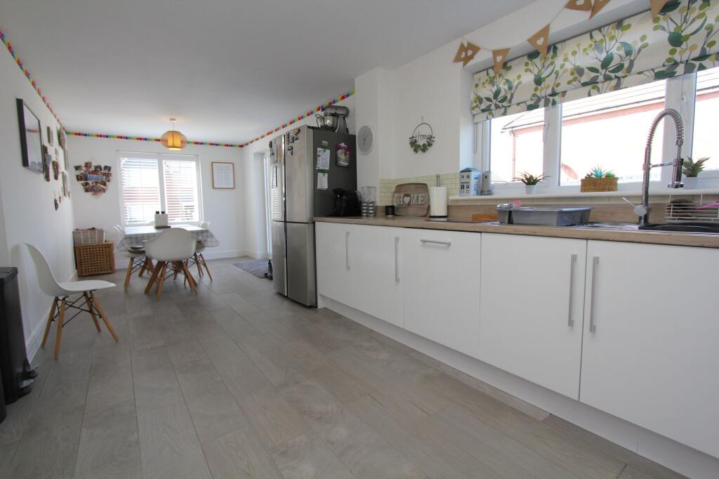 Social Kitchen / Dining Room