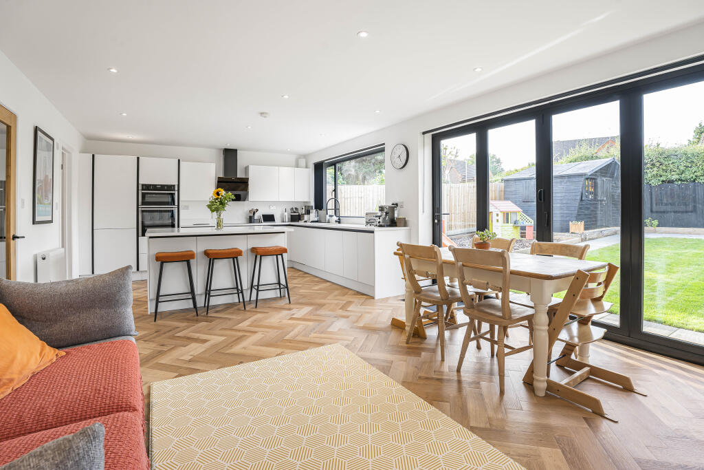 Kitchen/Family room