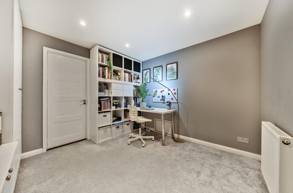 1285589-23-6842c1...