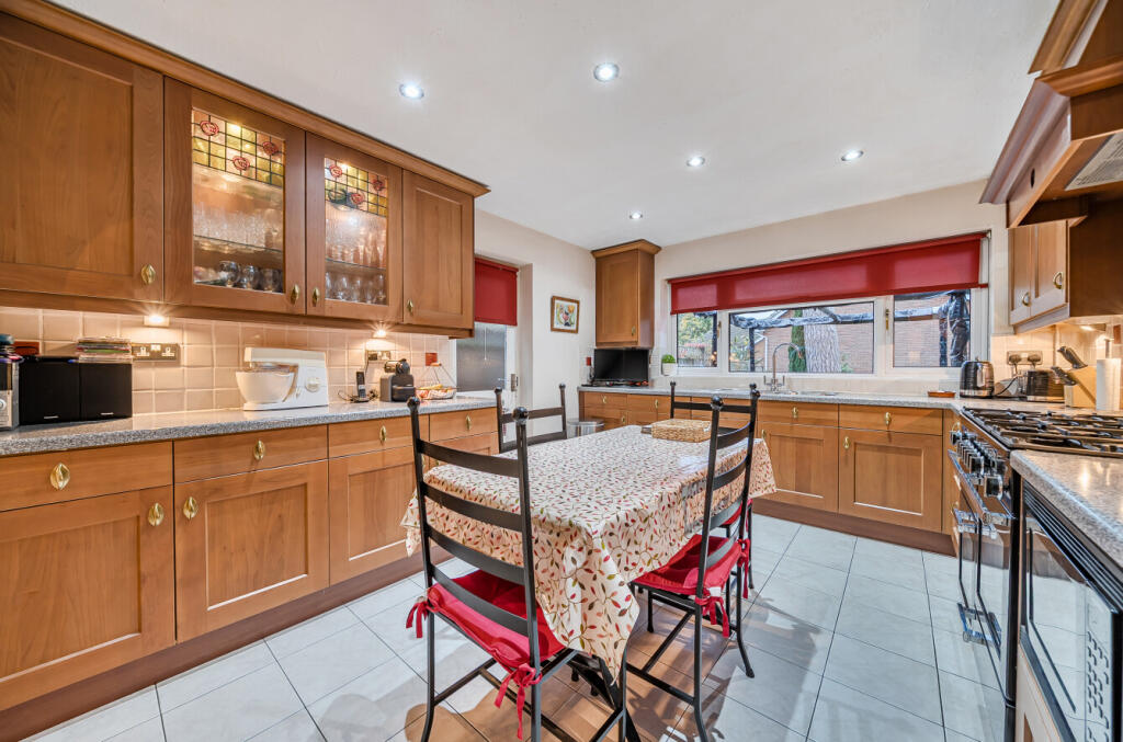 1375215-9-6908d77...