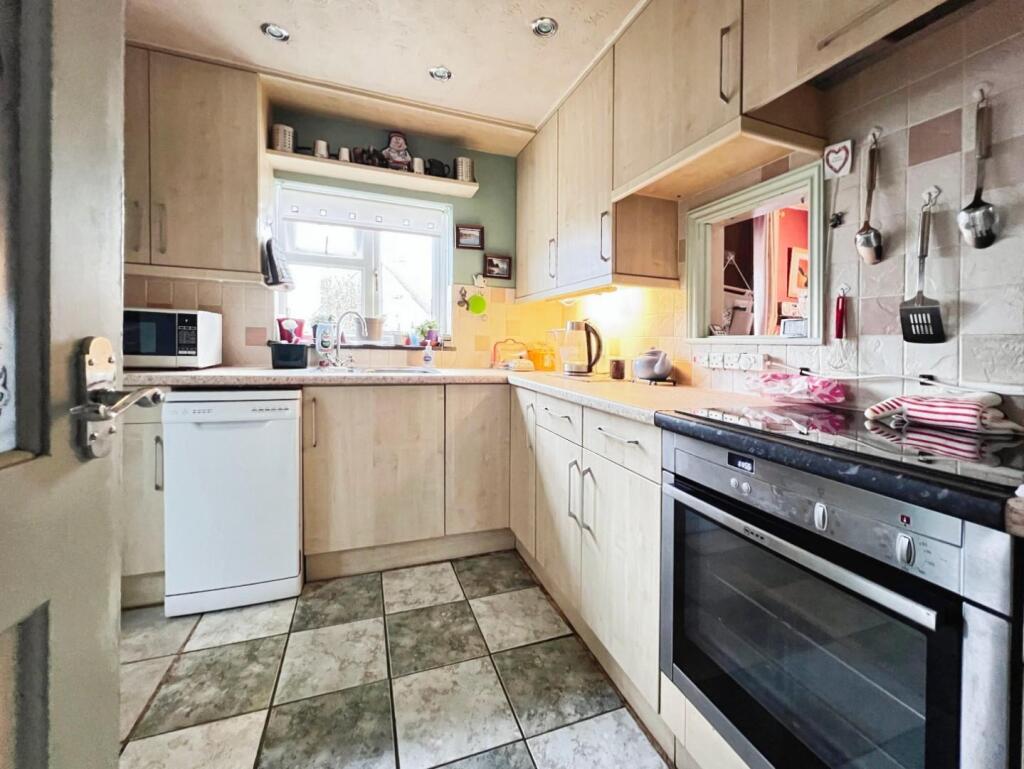 834c2023-image_picker_85D733D7-0D10-492C-BEB1-4C00