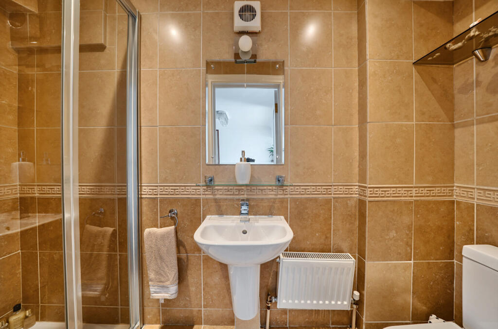 1326371-4-68873e76d101f