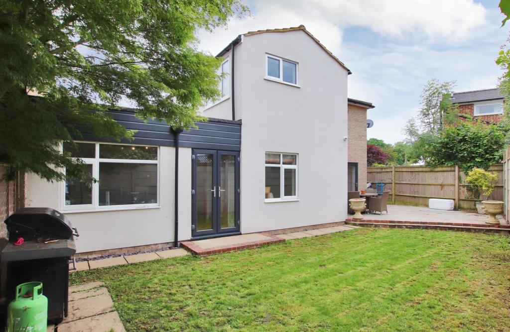Rear Garden Aspect.jpg
