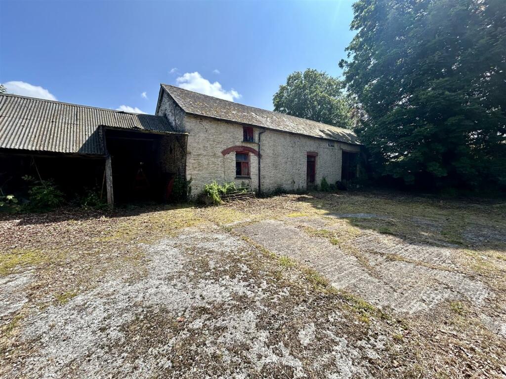 FORMER STABLES/COACH HOUSE