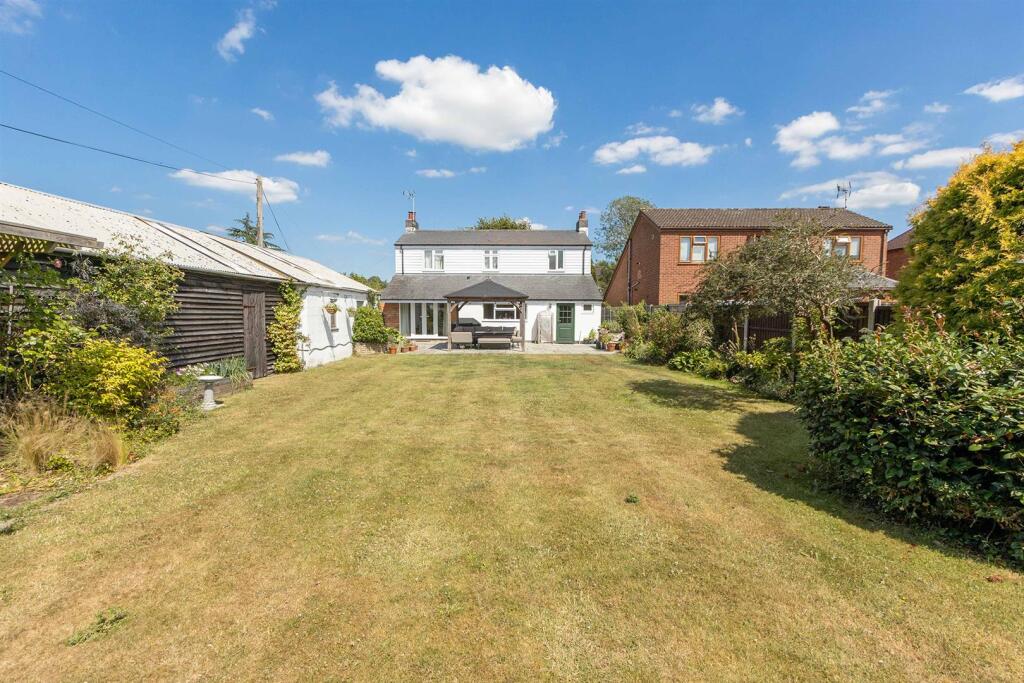 2 Barby Lane, Rugby (8).jpg