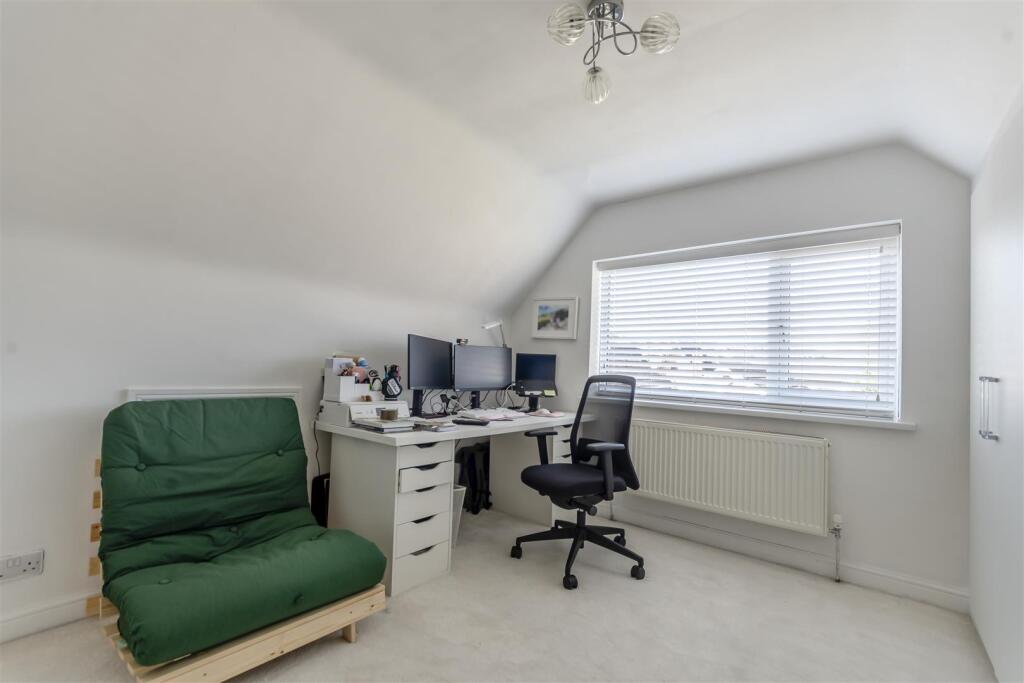 8642414-interior13.jpg