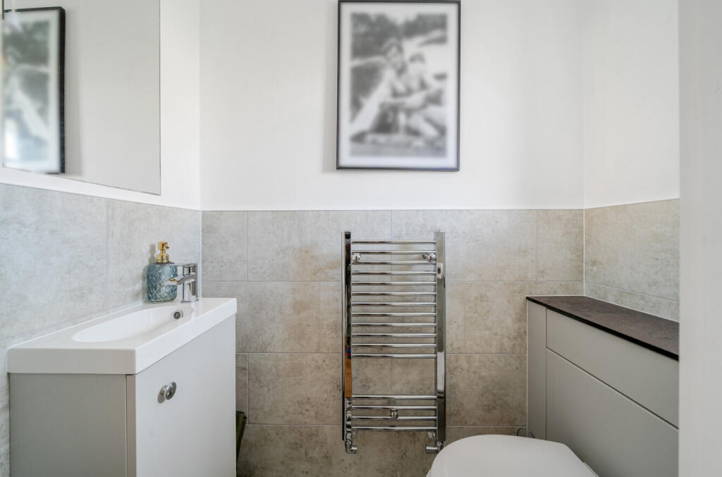 1348371-8-68b7034...