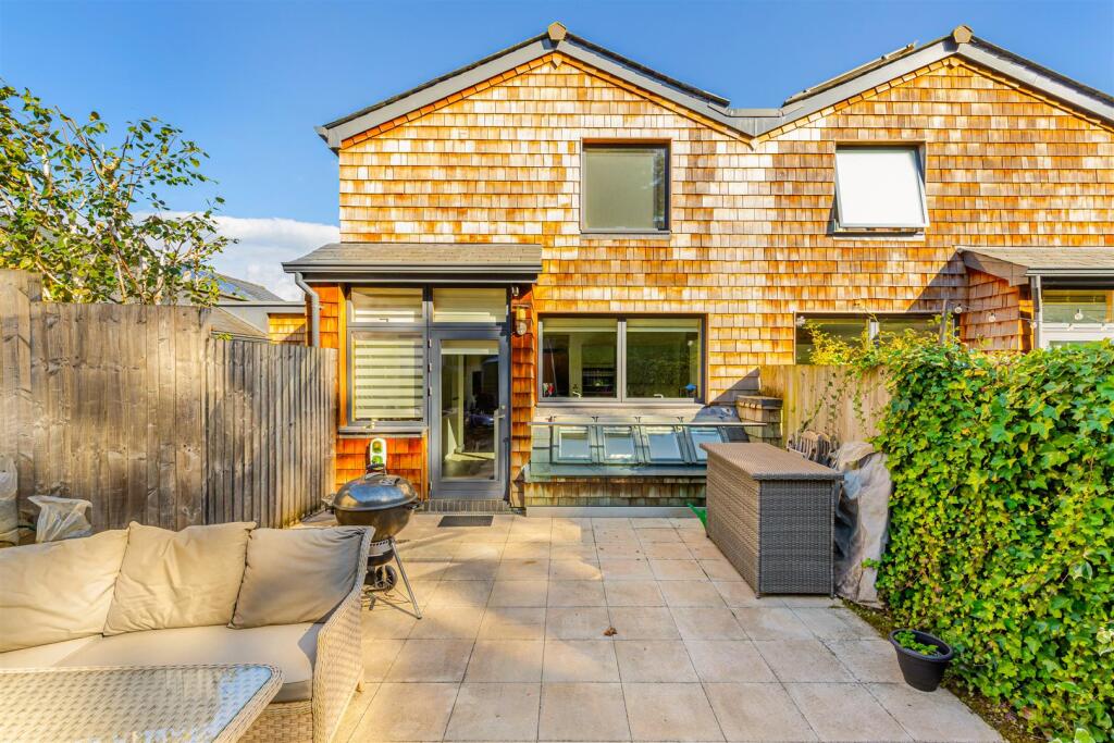 A04 - 18 Baltic Way Totnes - 250926.jpg