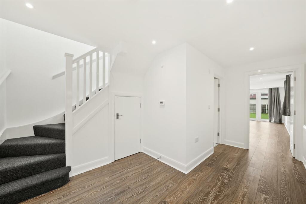 1A Dalmeny Close - AY4IxFkArxknurDCkt9I.jpg