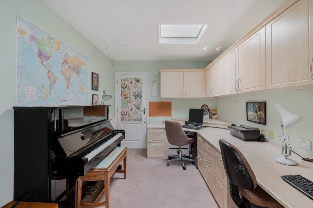 TATTENHAM WAY (30).jpg