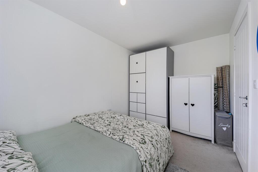 54 Stratford Drive bedroom 1 2.jpg