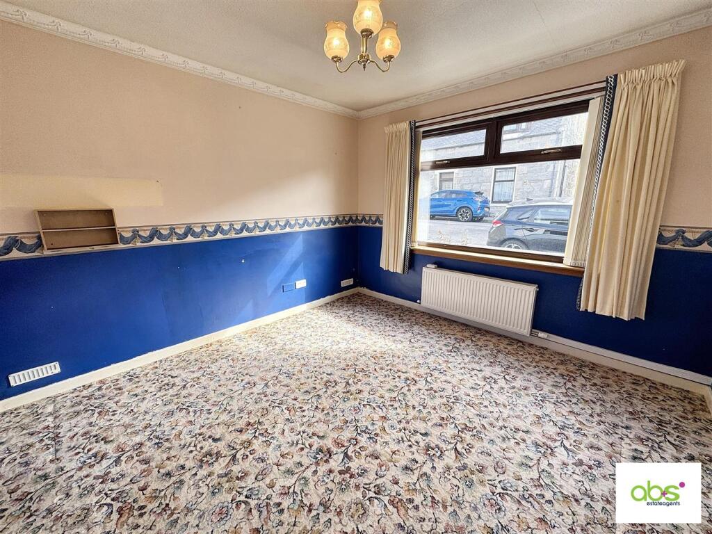 family room or bed 3.jpg