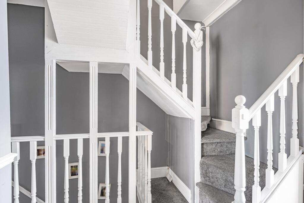 Second floor lnding and stair case