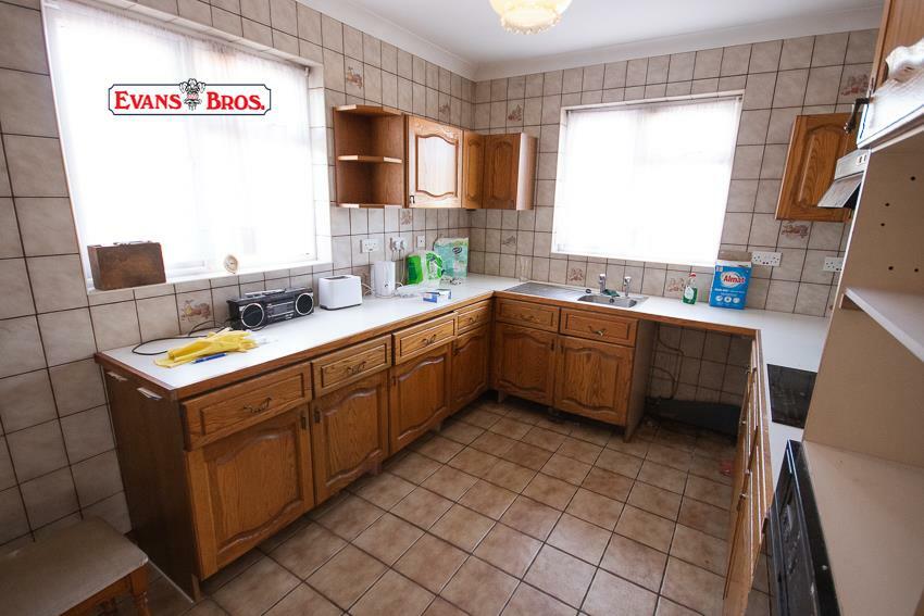KITCHEN / BREAKFAST ROOM