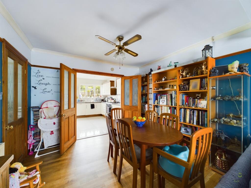 CAM01812G0-PR0082-STILL022