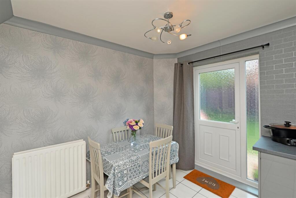 Fitted Dining Kitchen: