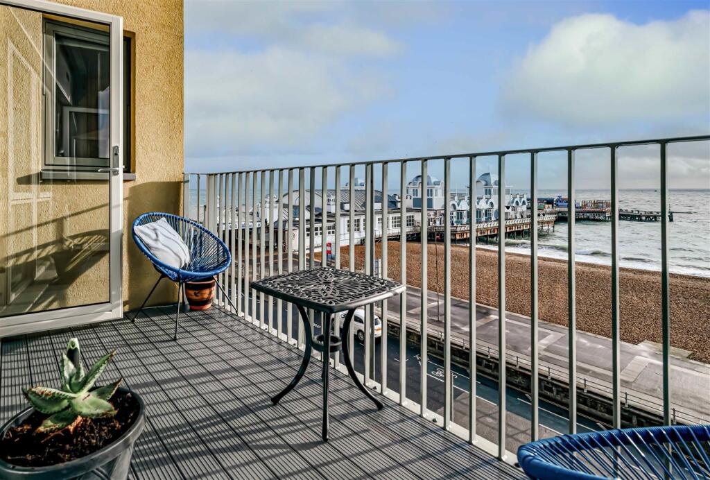 35 Tudor Rose Court Balcony 2.jpg