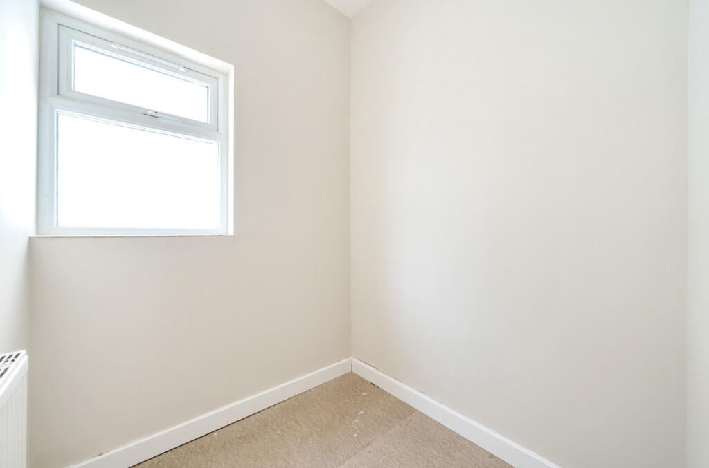 1331671-27-6883c6...