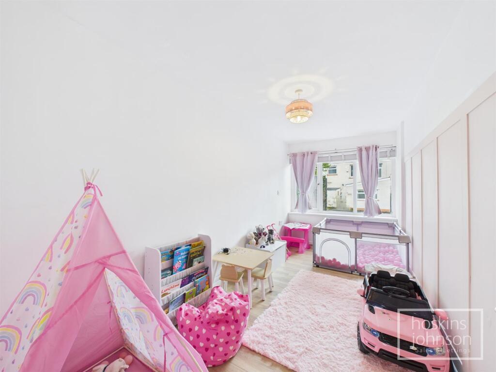 Sitting Room/Bedroom