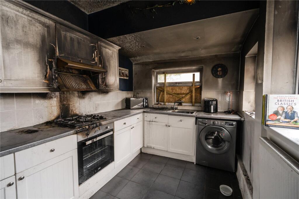 Kitchen (2)