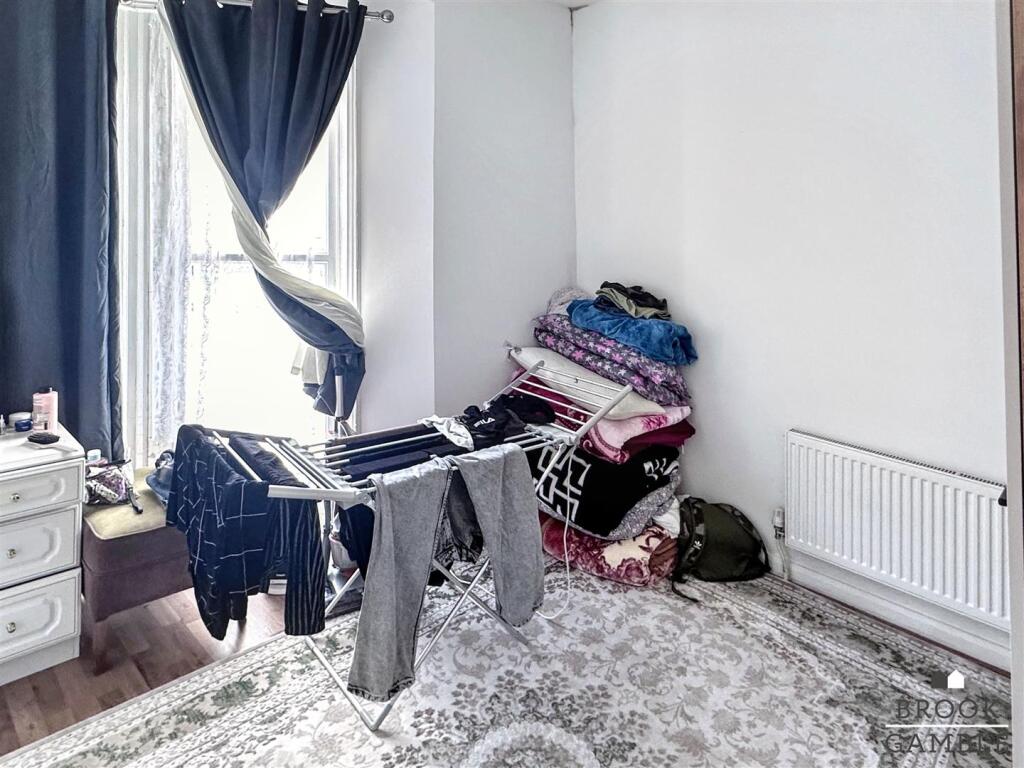 01323 438506