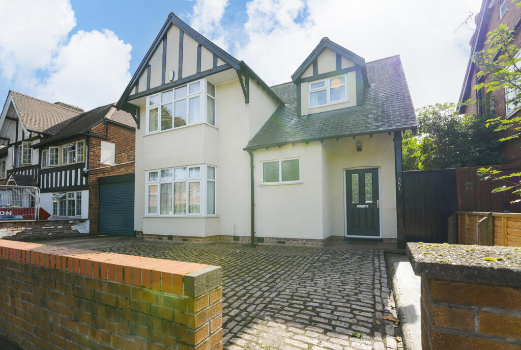 5 Bedroom Detached House - HMO