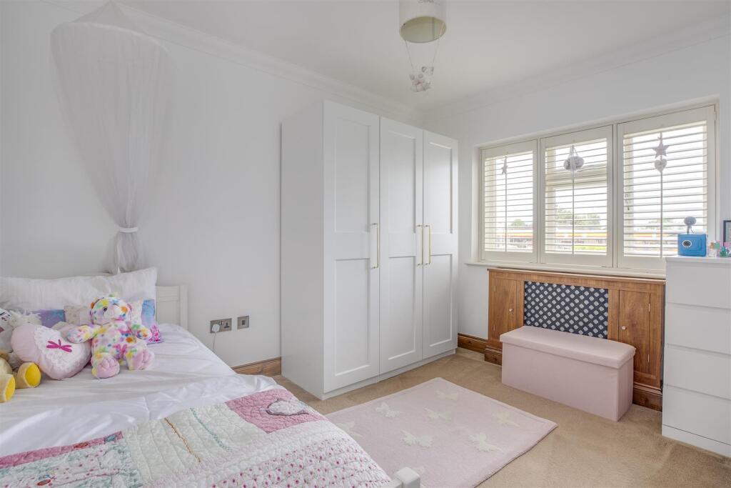 27 Marlow Road, HP11 1TA-5.jpg