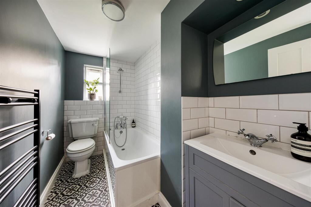 116 Forest Rise, E17