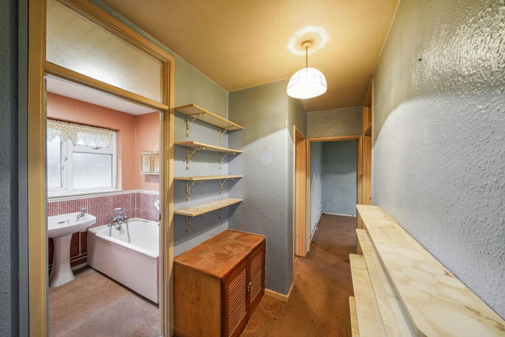 10 Hudson Rd, Hayes, Middlesex, UB3 5EL