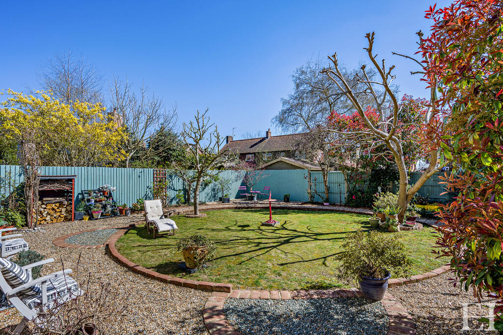 8643242-exteriorW...