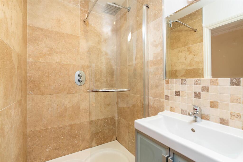En-Suite for bedroom 4