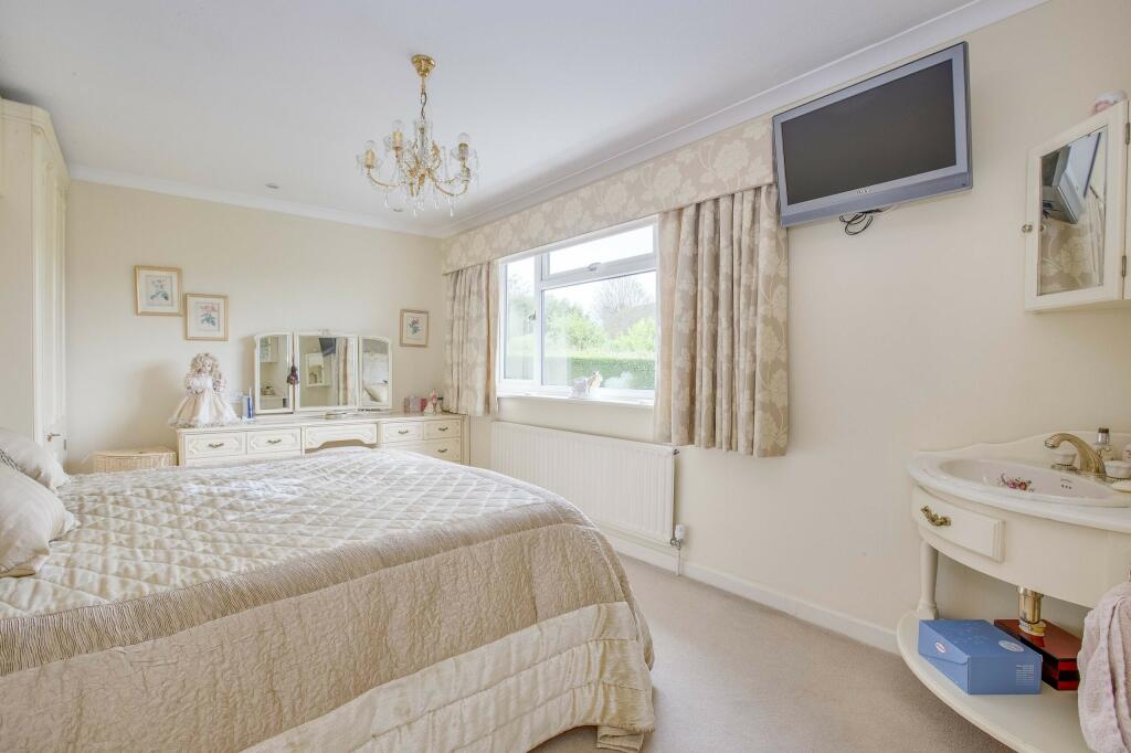 4 Gables Close, SL9 0PR (LOW RES)-9