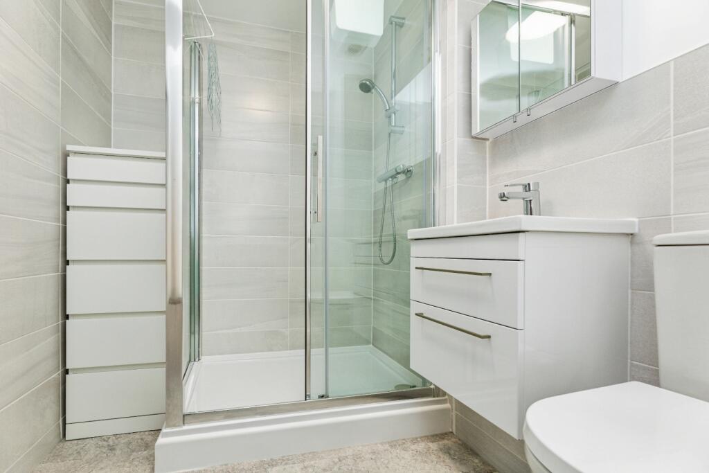 pbox-bathroom-347392.jpg