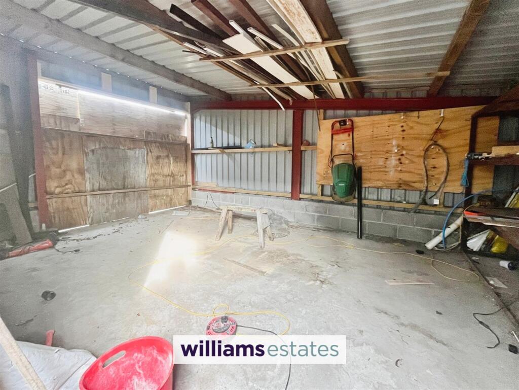 Detached Garage