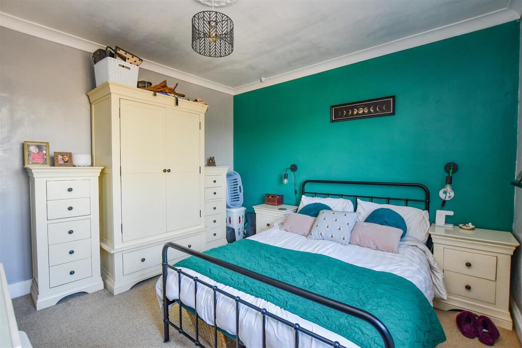 Bedroom 1.2.jpg