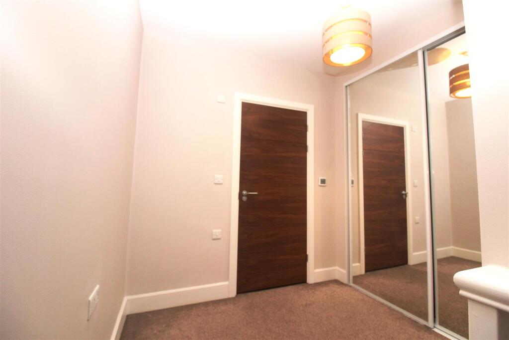 Wardrobe and additional space - Bedroom 1.jpg
