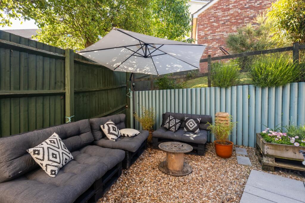 A08 - 12 Grampian Close, Paignton - 250522