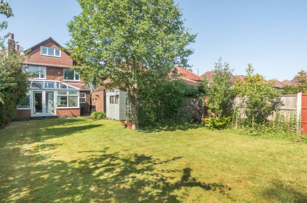 1303703-22-68519ba02f5f9-ARW