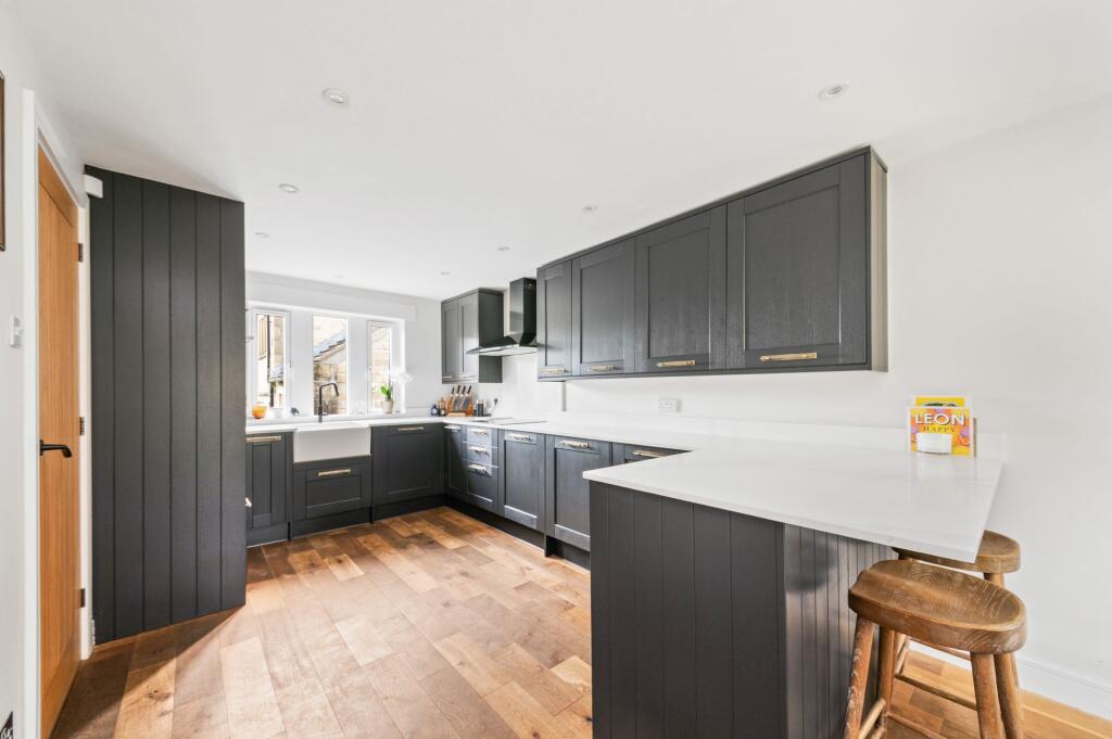 OPEN-PLAN DINING KITCHEN