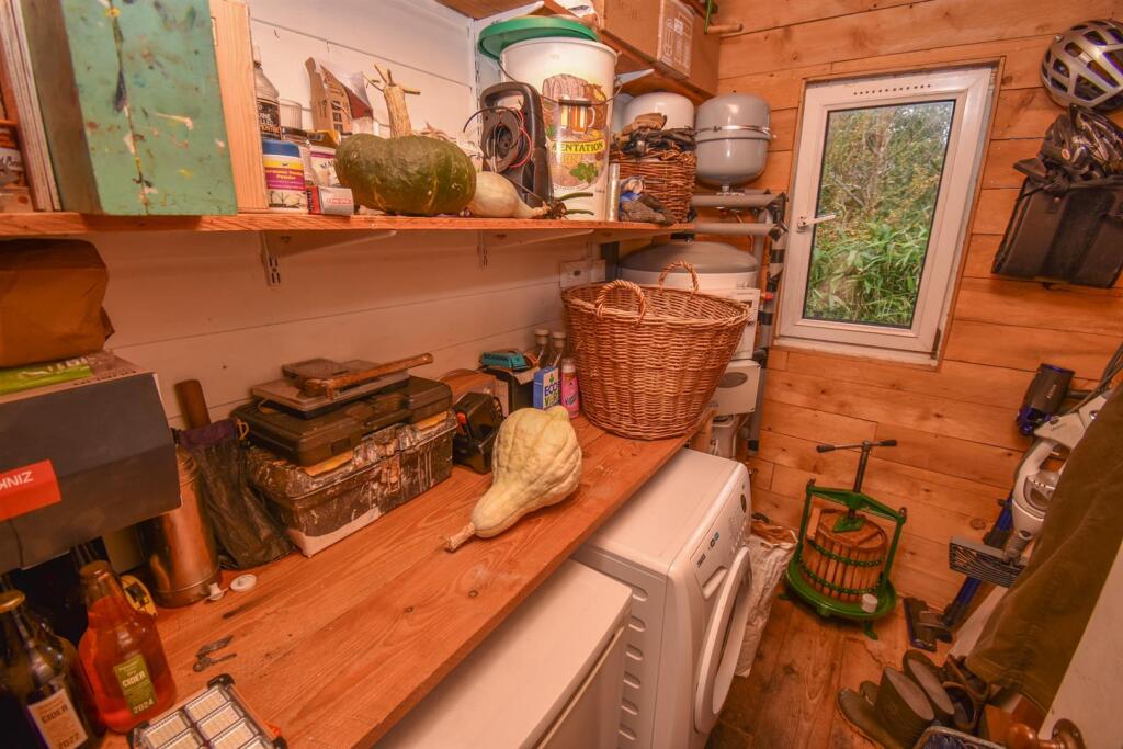 UTILITY ROOM.jpg