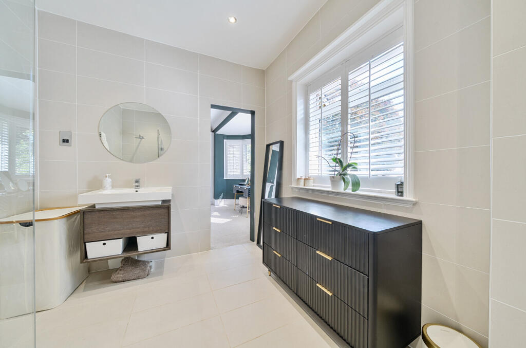 1316626-9-686cf8e...