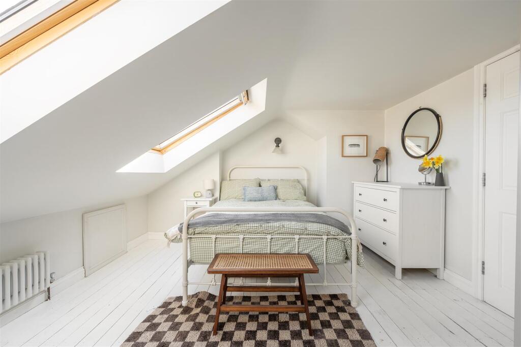 Folkestone Road, E17