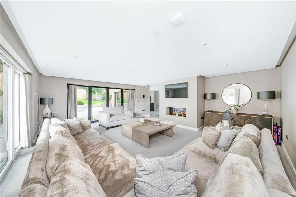 SITTING ROOM