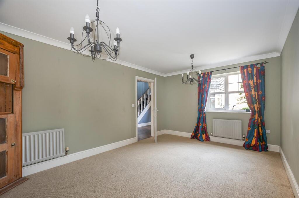 8 Chapel Close6.jpg