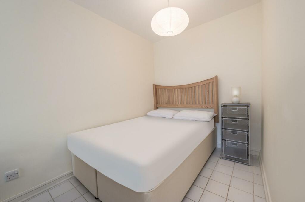 bedroom.jpg