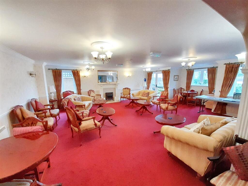 Residents lounge new.jpg