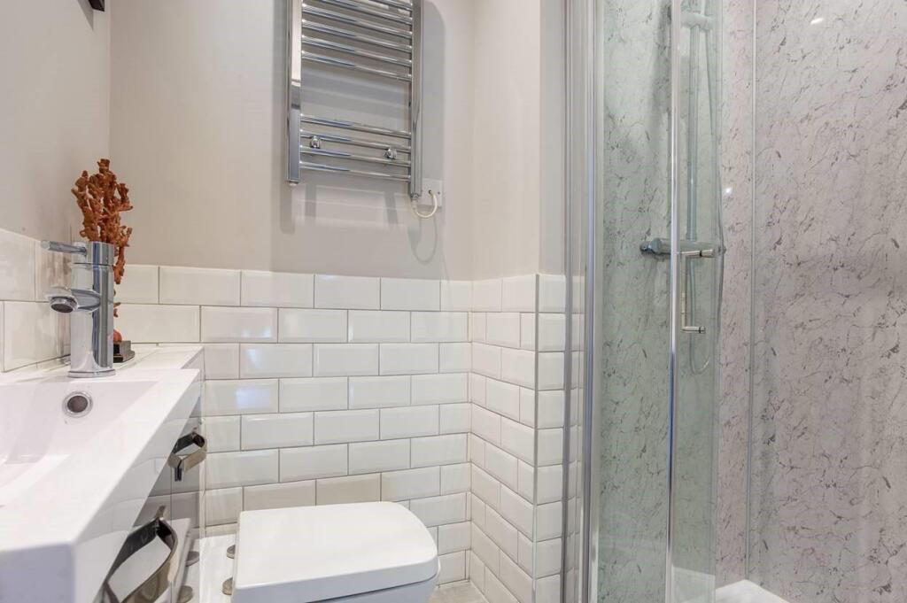 5pCe3UBJZR8VrI0jxNzAurE_gKw